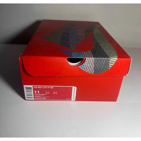 Athletic_Shoes